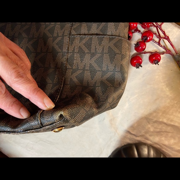 MK brown and black purse. - Picture 5 of 11